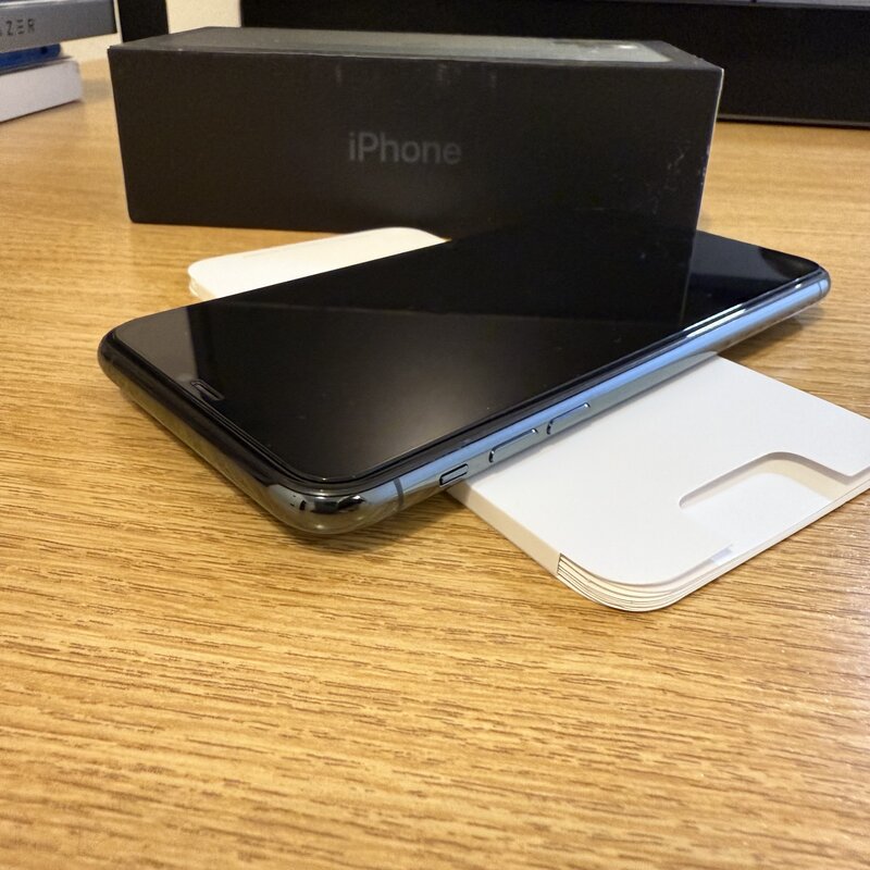 iPhone 11 Pro Max, liber retea, impecabil, pachet complet, bonus