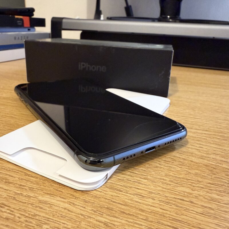 iPhone 11 Pro Max, liber retea, impecabil, pachet complet, bonus