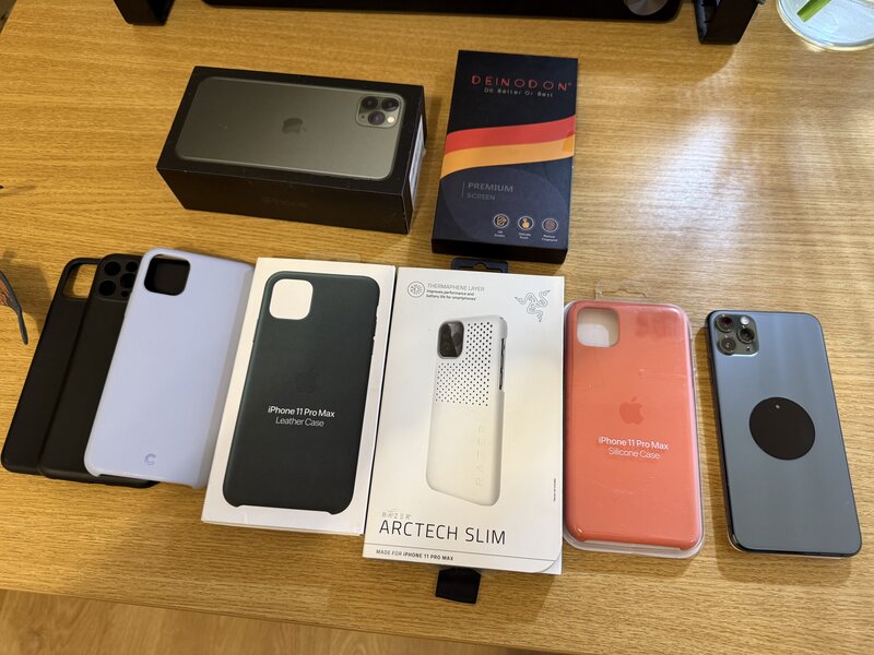 iPhone 11 Pro Max, liber retea, impecabil, pachet complet, bonus
